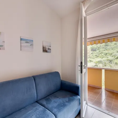 With Sea View Terrace And Air Conditioning *